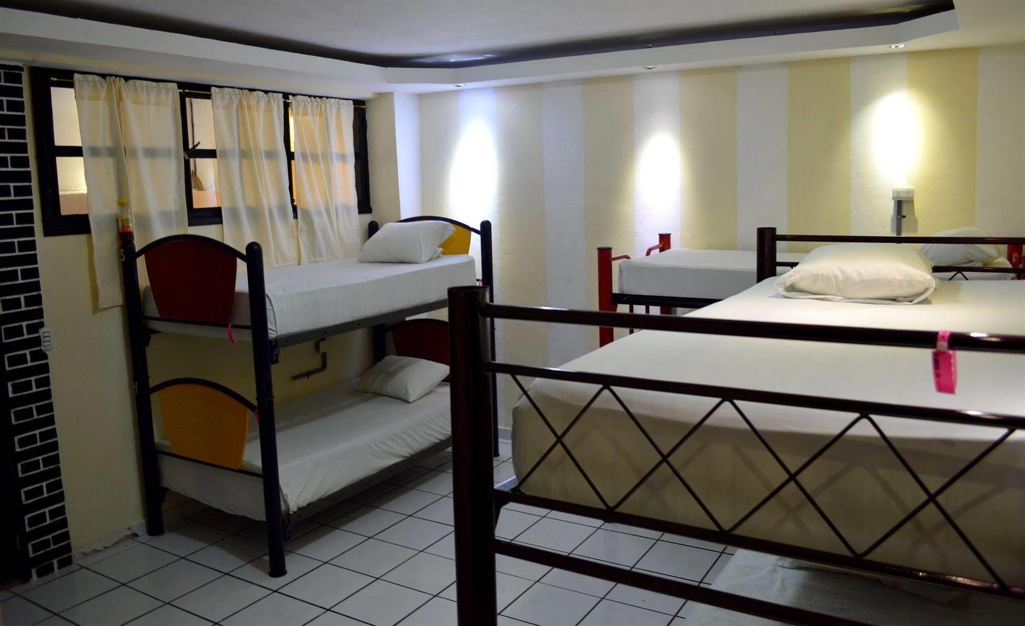 Che Playa Hostel & Bar Adults Only Playa del Carmen Exterior photo